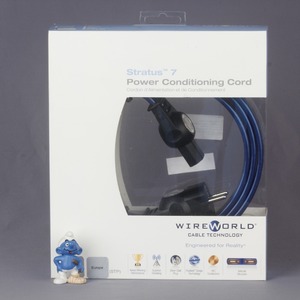 Кабель силовой WireWorld STP1.0MEU-7 Stratus 7 1.0m