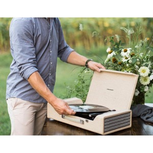 Проигрыватель винила Crosley NOMAD CR6232A-BR Brown с ПО