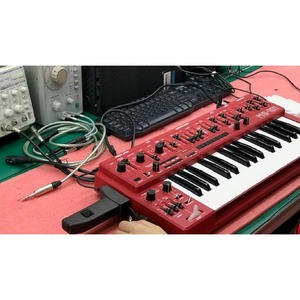Аналоговый синтезатор Behringer MS-101-RD