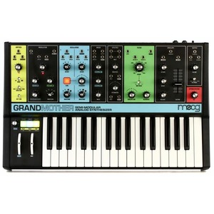 Аналоговый синтезатор Moog Grandmother