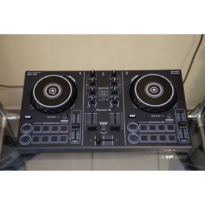 DJ контроллер Pioneer DDJ-200