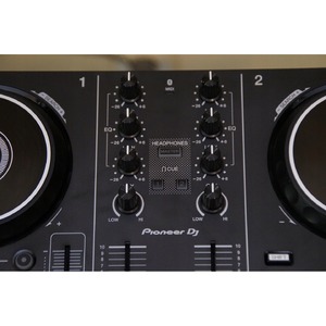 DJ контроллер Pioneer DDJ-200