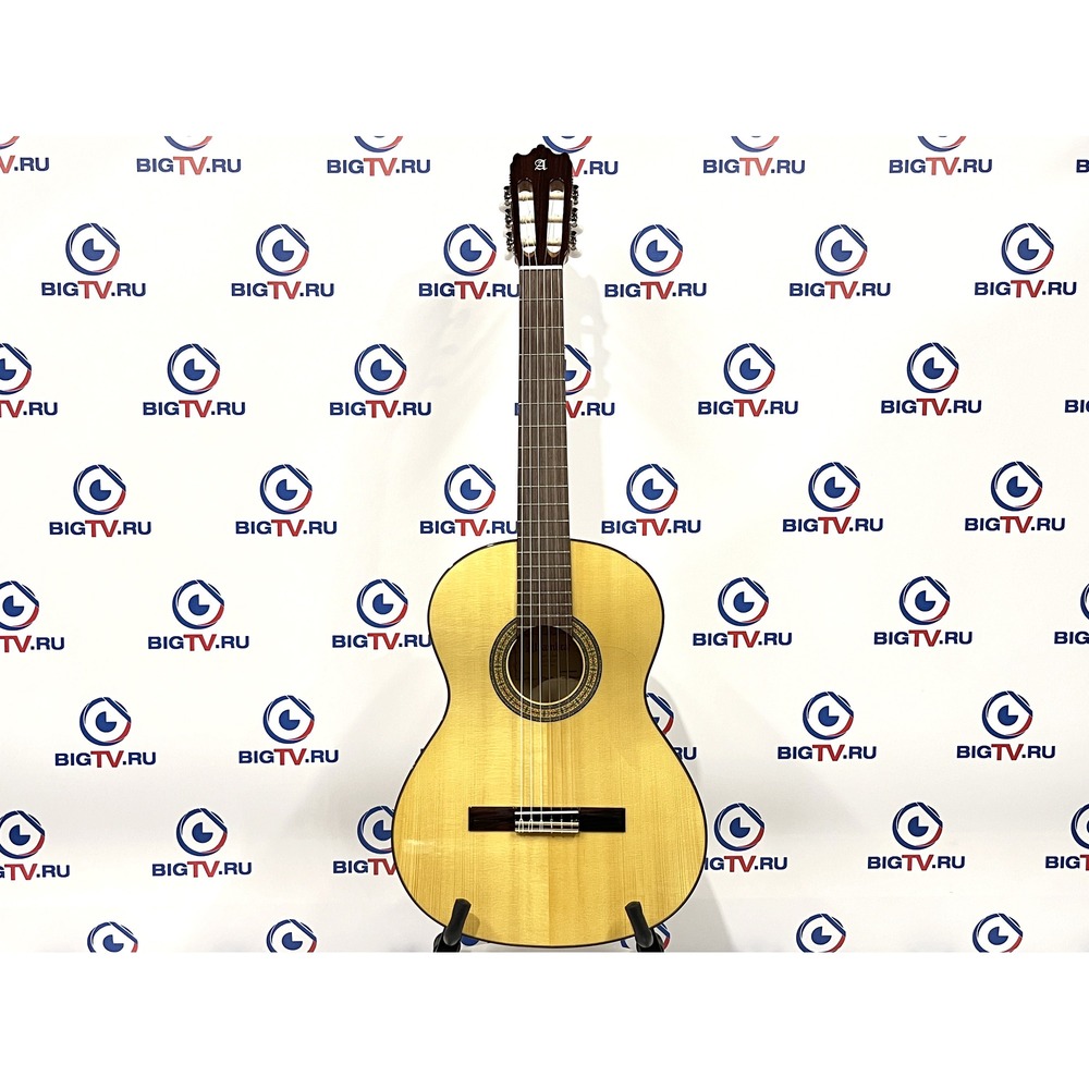 Классическая гитара Alhambra 8.206 Flamenco Student 3F
