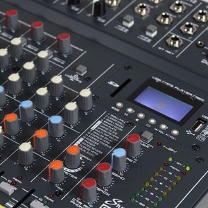 Аналоговый микшер STUDIOMASTER CLUB XS12