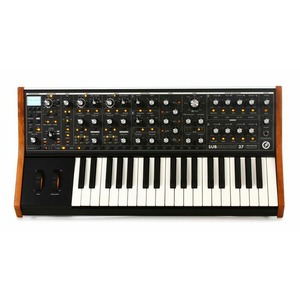 Аналоговый синтезатор Moog Subsequent 37