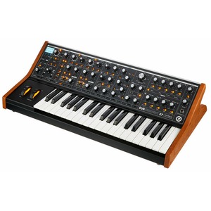 Аналоговый синтезатор Moog Subsequent 37