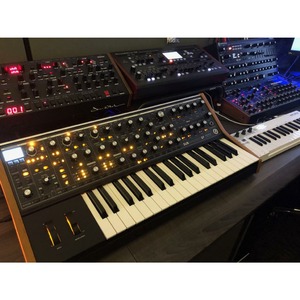 Аналоговый синтезатор Moog Subsequent 37