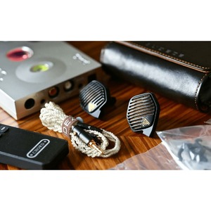 Наушники внутриканальные беспроводные Audeze LCD-i4 Bluetooth + Lightning Cable