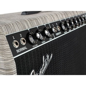 Гитарный комбо Fender 65 DLX CHILEWICH CHLK CRMBK 230EU