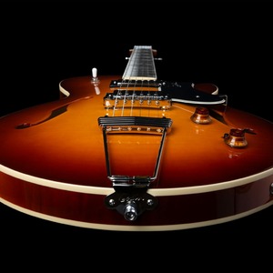 Гитара полуакустическая Godin 039852 Montreal Premiere Supreme Lightburst Flame HG