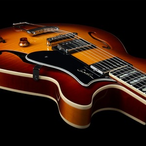 Гитара полуакустическая Godin 039852 Montreal Premiere Supreme Lightburst Flame HG