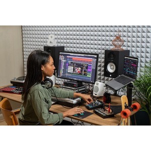 Внешняя звуковая карта с USB Steinberg UR24C