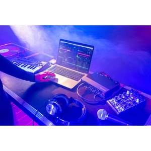 Внешняя звуковая карта с USB Steinberg UR24C