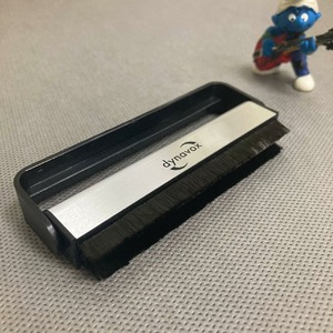 Щетка для чистки пластинок DYNAVOX Carbon Fiber Disc Brush (203922)