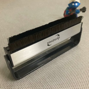 Щетка для чистки пластинок DYNAVOX Carbon Fiber Disc Brush (203922)