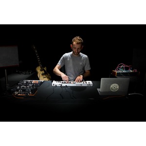 Миди клавиатура Arturia KeyStep 37