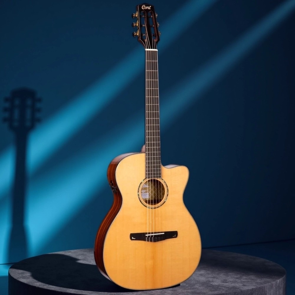 Электроакустическая гитара Cort Gold-OC8-Nylon-WCASE-NAT