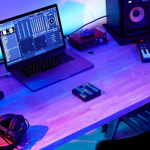 Миди контроллер ROLI Lightpad M Studio Edition