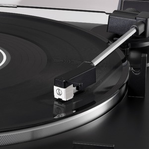 Проигрыватель винила Audio-Technica AT-LP60XBK