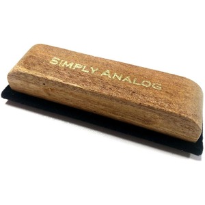 Щетка для чистки пластинок Simply Analog (SAWC003) Velvet Brush Oak Wood
