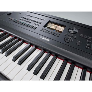 Пианино цифровое Yamaha DGX-670B