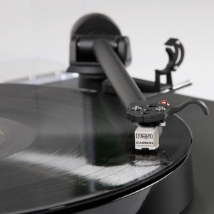 Виниловый проигрыватель Rega Planar 1 Matt Black