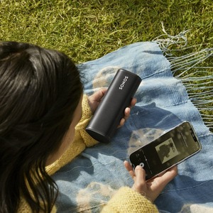 Прочная и водонепроницаемая акустика Sonos Roam Black