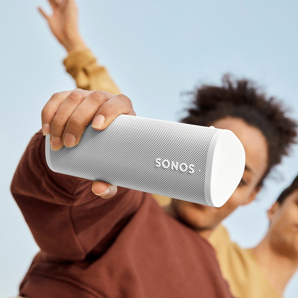 Прочная и водонепроницаемая акустика Sonos Roam White