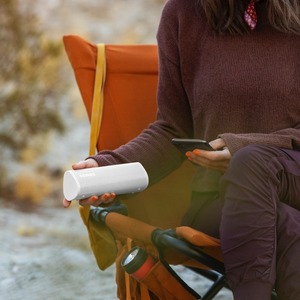 Прочная и водонепроницаемая акустика Sonos Roam White
