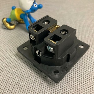 Розетка силовая Furutech FI-E30 NCF(R)