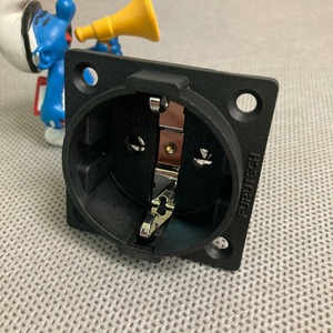 Розетка силовая Furutech FI-E30(R)