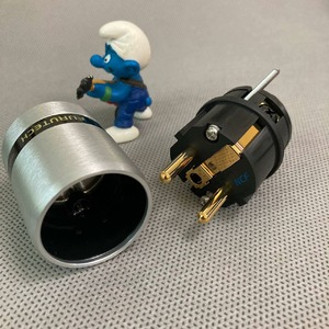 Разъем EU Schuko Furutech FI-E46 NCF(G)