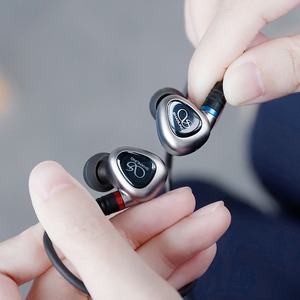 Наушники внутриканальные классические Shanling ME80 titanium