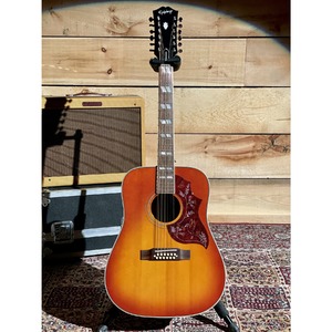 Электроакустическая гитара Epiphone Hummingbird 12-String Aged Cherry Sunburst