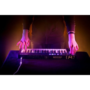 Миди клавиатура Arturia KeyStep 37 Black Edition