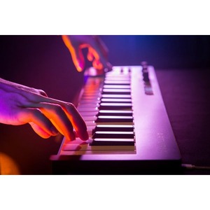 Миди клавиатура Arturia KeyStep 37 Black Edition
