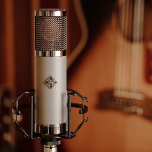 Конденсаторный ламповый микрофон Telefunken TF51