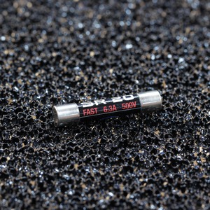 Предохранитель Synergistic Research Quantum Fuse SR20 Fast-Blow 6.3A (6.3x32mm)