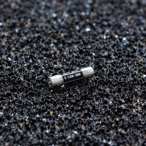Предохранитель Synergistic Research Quantum Fuse SR20 Slow-Blow 1.25A (5x20mm)