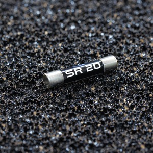 Предохранитель Synergistic Research Quantum Fuse SR20 Slow-Blow 8A (6.3x32mm)