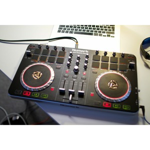 DJ контроллер NUMARK MixTrack Pro II
