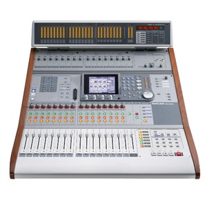 Цифровой микшер TASCAM DM-3200