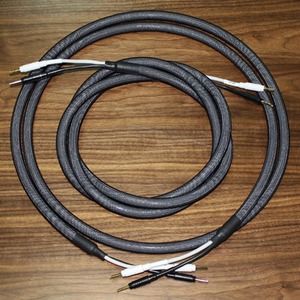 Акустический кабель Single-Wire Banana - Banana Oyaide TUNAMI NIGO BFA Banana Single Wire 2.5m