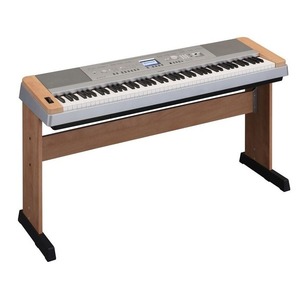 Цифровой синтезатор Yamaha DGX-640C