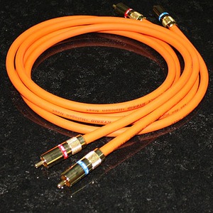 Кабель аудио 2xRCA - 2xRCA Van Den Hul The Source Hybrid 1.0m