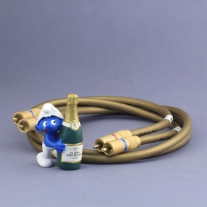 Кабель аудио 2xRCA - 2xRCA Van Den Hul MC-Gold Hybrid 0.8m