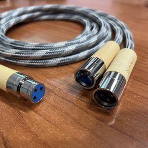 Кабель аудио 2xXLR - 2xXLR Divini Audio X-S12 7N OCC Cable XLR 1.5m