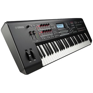 Цифровой синтезатор Yamaha MOX6
