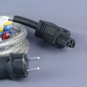 Кабель силовой Schuko - IEC C13 Isol-8 IsoLink 2 1.5m