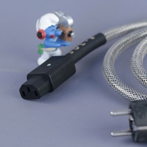 Кабель силовой Schuko - IEC C13 Isol-8 IsoLink 1 0.75m
